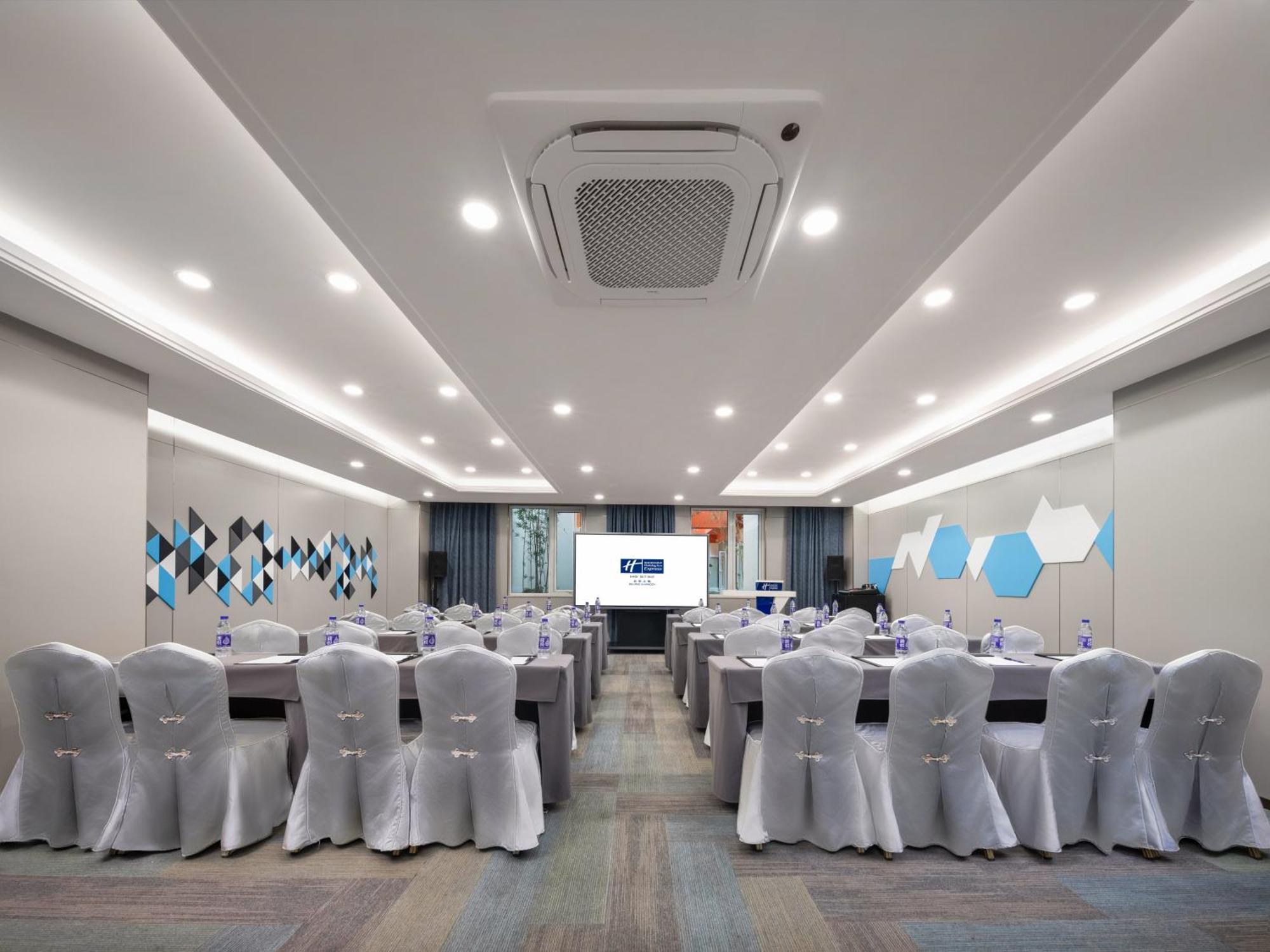 Holiday Inn Express Shangdi Beijing By Ihg L Next To Yuanmingyuan Park & Subway & Qinghe Railway Station & Beijing Sport University L Taxi 15 Minutes To Summer Palace & Peking University & Tsinghua University L 20 Minutes To Badaling Great Wall By Ra Eksteriør bilde